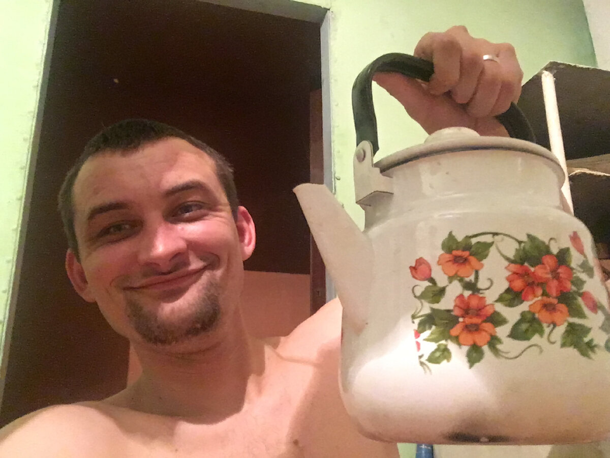 Лучший друг и спасатель - холодный чайник с кипяченой вчера водой