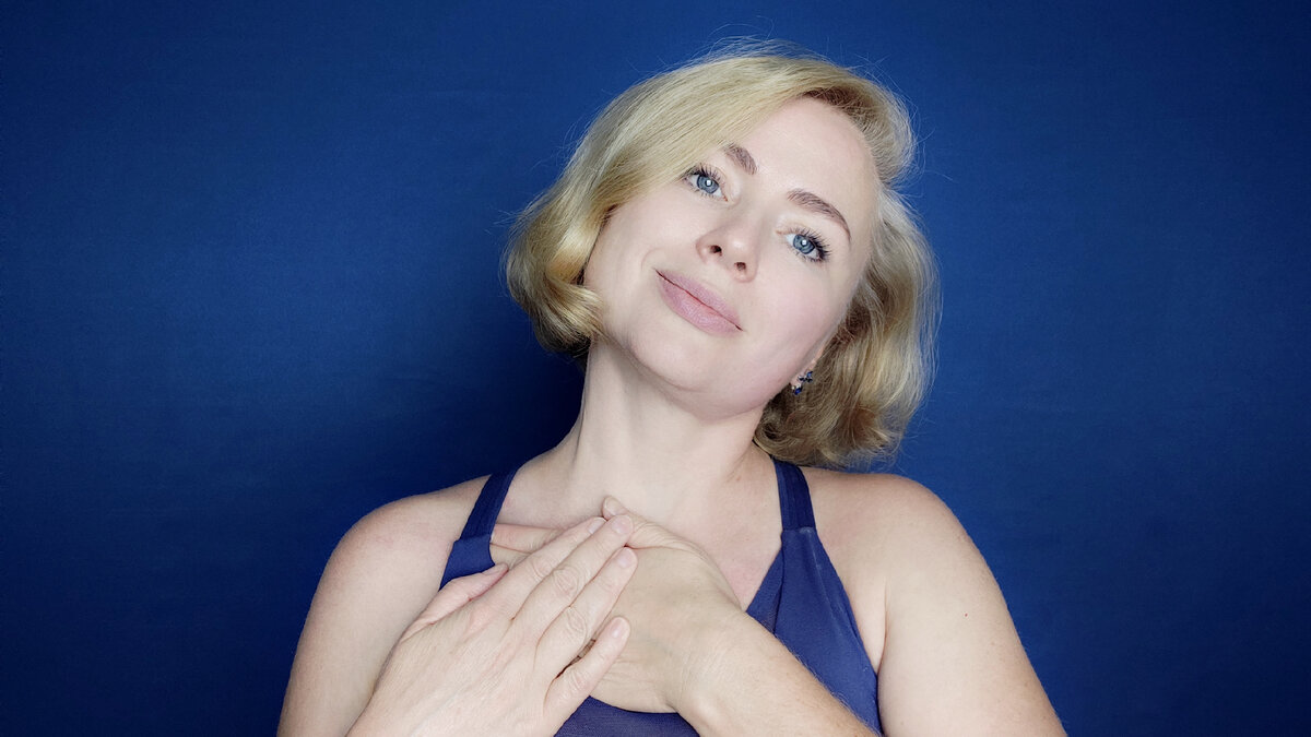 Тут я делаю гимнастику для шеи