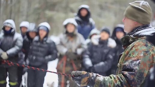 Ночевка в сугробе и выживание в лесу без снаряжения. Показываю как это было