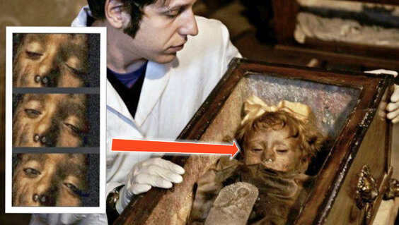 "Открывающиеся" глаза мумии девочки