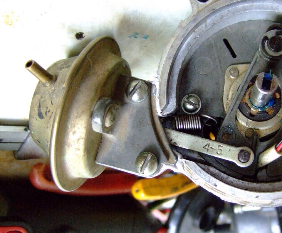 Вакуумный корректор угла опережения зажигания