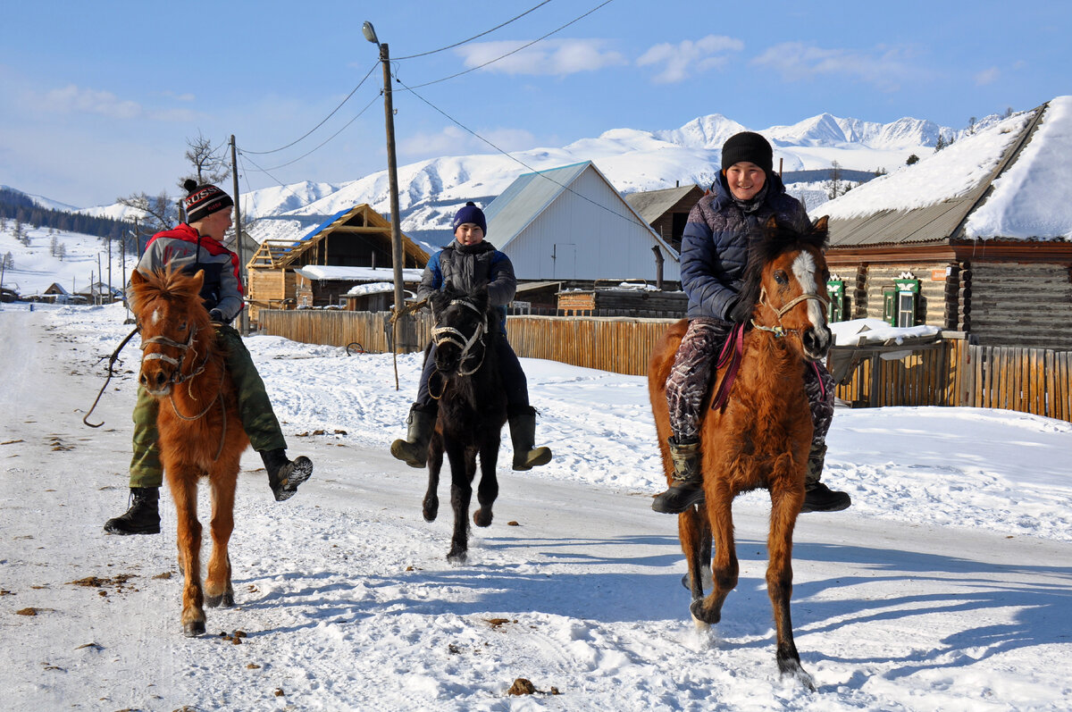 Весна в селе Джазатор.  Фото: Светлана Усанова.