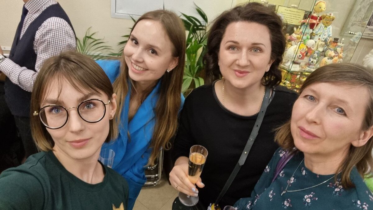 Преподаватели :)