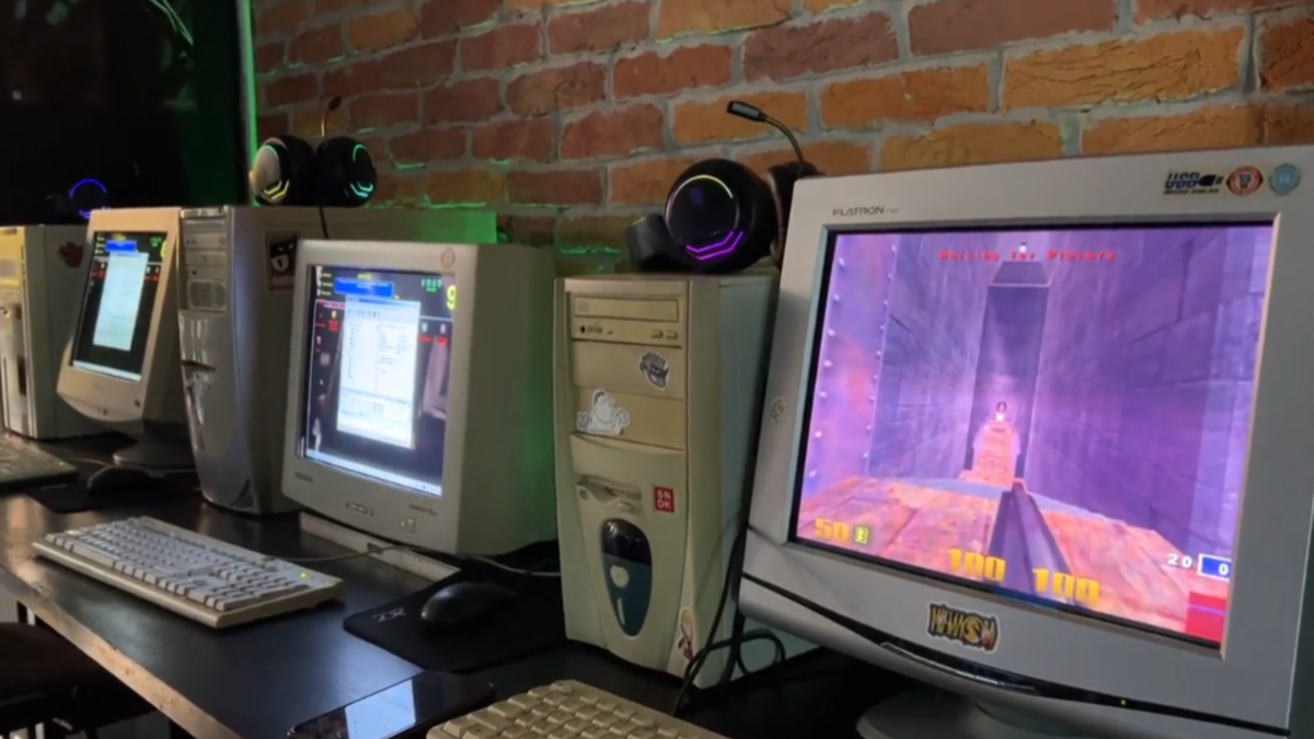 Домашний компьютер. Compaq 286. Комп 00х. Старая компьютерная система. Компьютер 90-х.