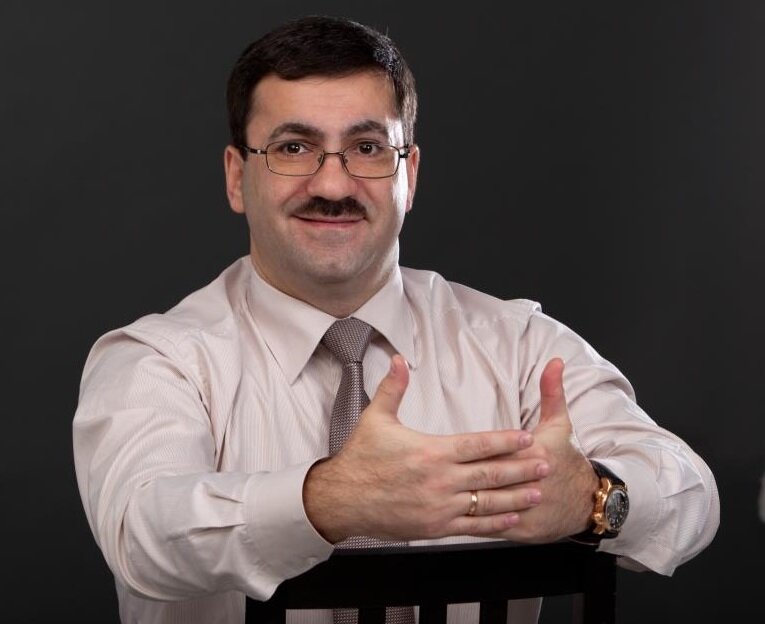 Малахов Владимир Иванович, Генеральный директор ООО «Современные Технологии Генподрядного Менеджмента», к.э.н., доктор делового администрирования. 