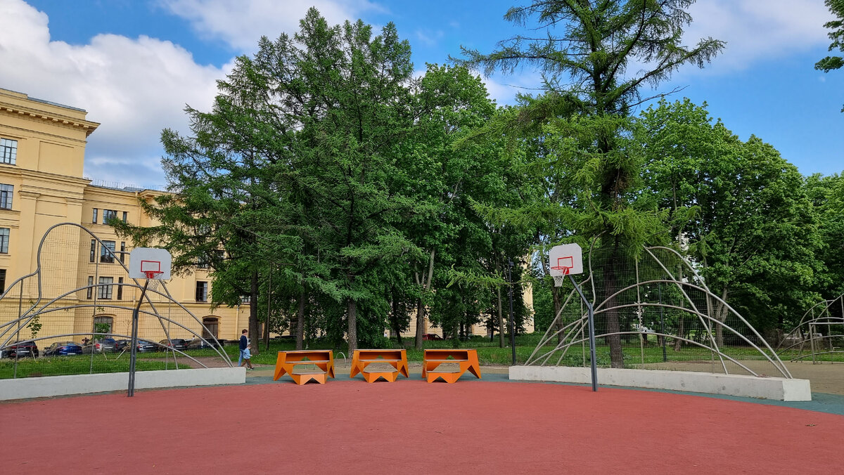 Баскетбольная площадка 