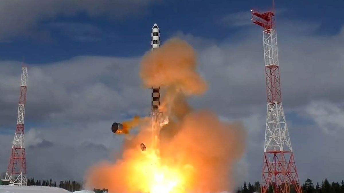 Первый пуск баллистической межконтинентальной ракеты РС-28 20 апреля 2022 года. "Сармат" разработан в ГРЦ им. Макеева