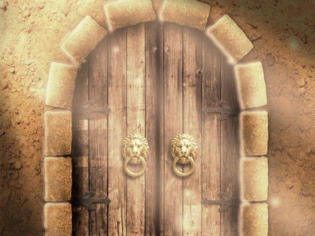 Открытая дверь в сказку. Сказочная дверь. Волшебные ворота. Старинные ворота. Ворота в сказку.