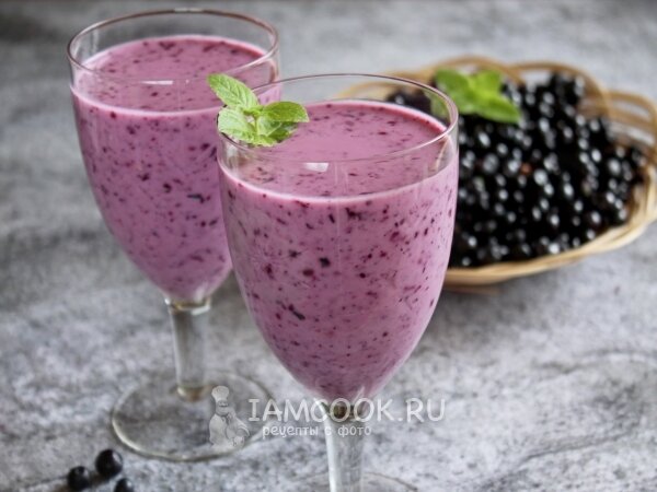 Черничный коктейль на кефире с овсянкой