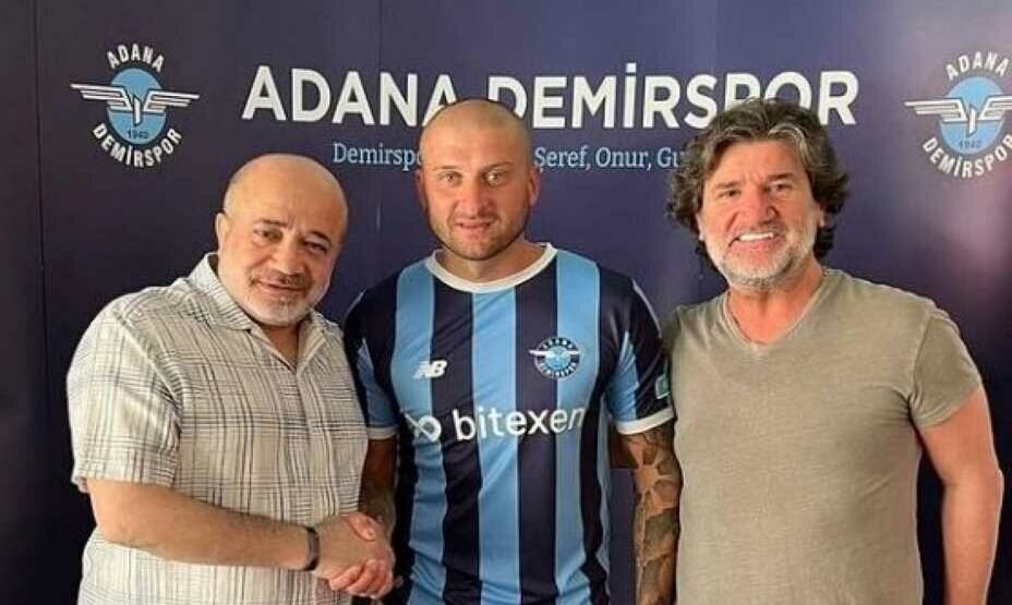    Ярослав Ракицкий подписал соглашение с турецким «Адана Демирспор». Фото: Соцсети Ярослава Ракицкого