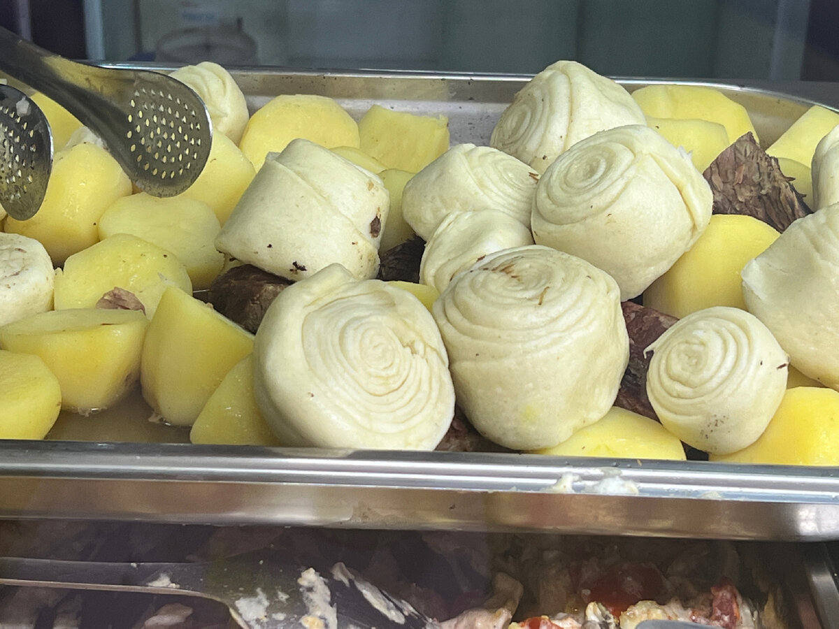 Хинкал и хинкали: всего одна буква, а разница велика. Попробовал оба ...