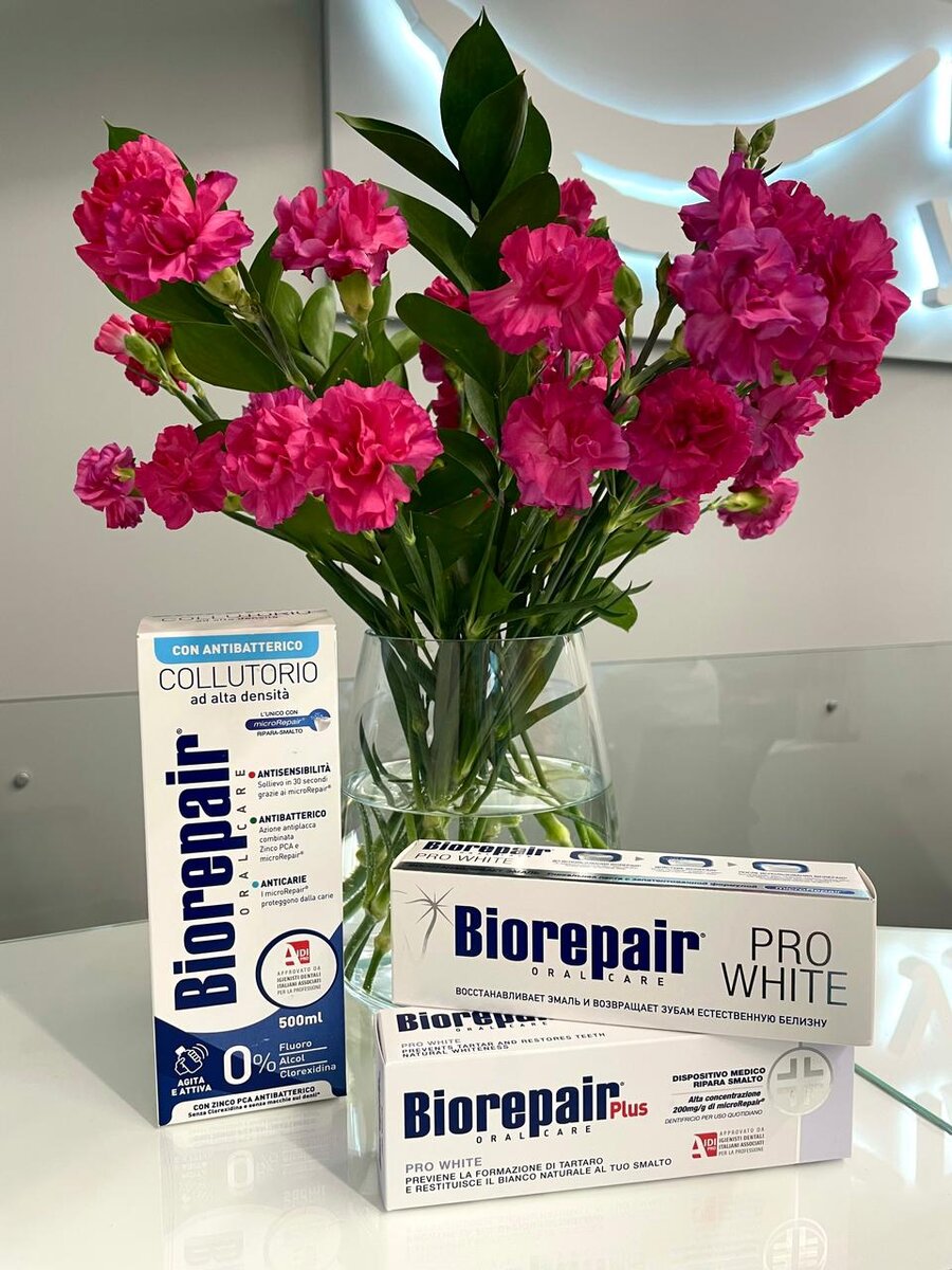 В нашей клинике мы помогаем пациентам подобрать проверенные специализированные уходовые средства для полости рта. 