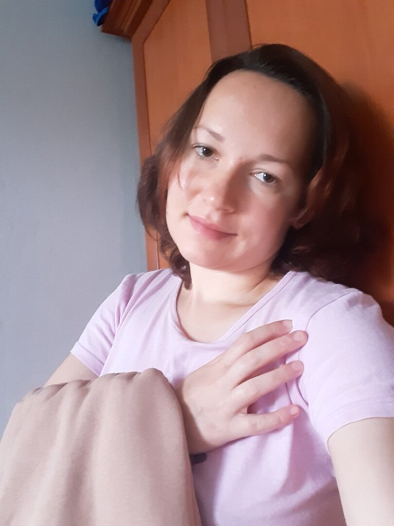 Авторесса и идеальный по погоде костюм. С талией, рассчитанной на 70 см. Могу его только подержать в руках))))