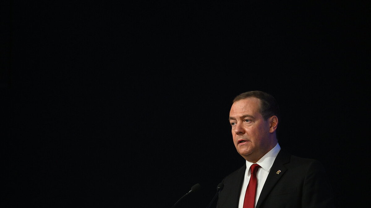    Заместитель председателя Совета безопасности РФ Дмитрий Медведев© РИА Новости . Григорий Сысоев