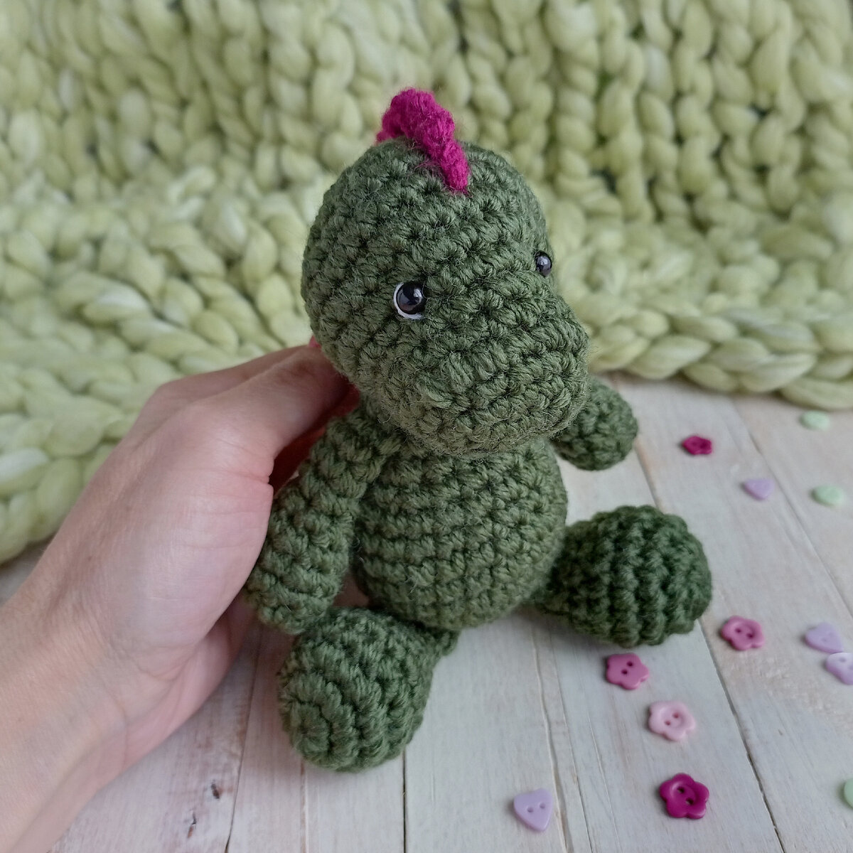 Вот такой малыш Дино у меня получился.