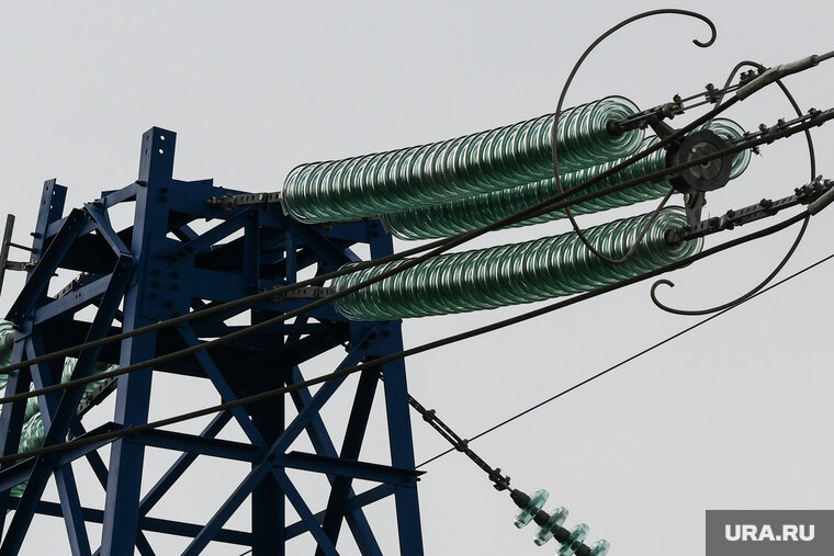    Жители 87 населенных пунктов Курской области остались без света из-за непогоды