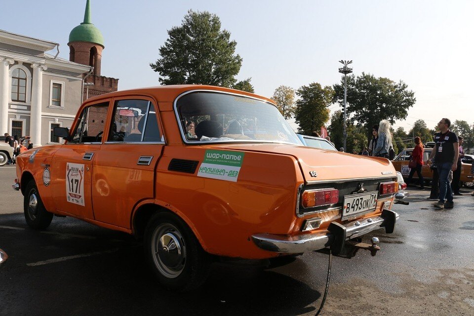     Дилерские центры автозавода "Москвич" намерены открыть в 23 городах РФ. Николай ОБЕРЕМЧЕНКО