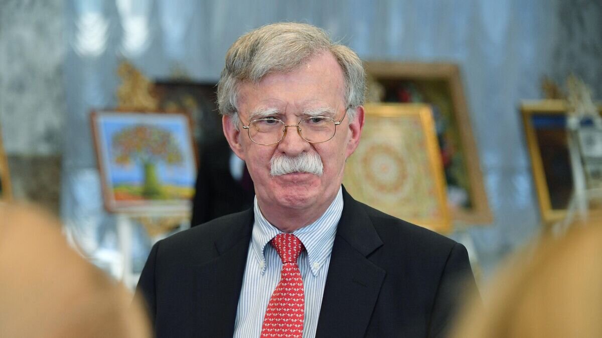    Советник президента США по национальной безопасности Джон Болтон после встречи с президентом Белоруссии Александром Лукашенко в Минске© Sputnik / Виктор Толочко