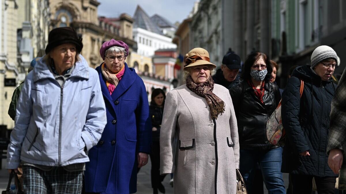    Люди не улице Кузнецкий мост в Москве© РИА Новости / Павел Бедняков