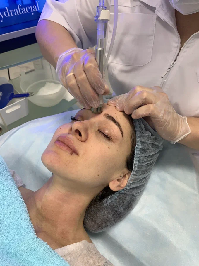Процедура HydraFacial. Фото предоставлено Д.Р. Гришкяном. Имеются противопоказания, требуется консультация специалиста