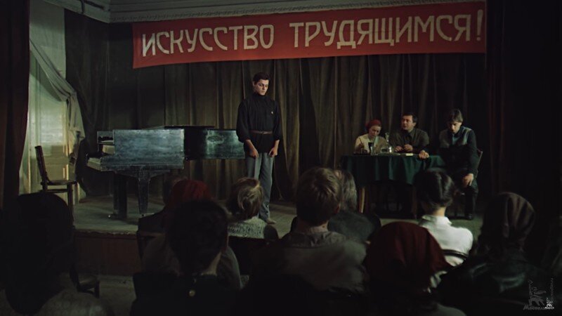 Искусство трудящимся, джаз загнивающим буржуям. Кадр фильма "Мы из джаза", скриншот.