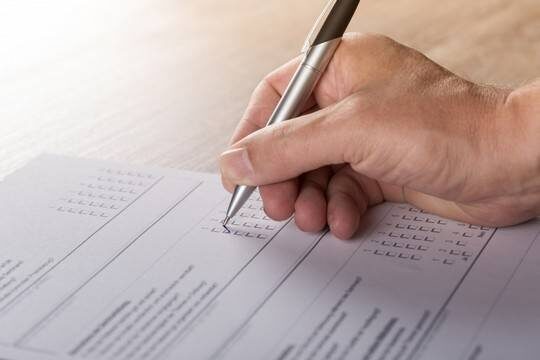    Латвия проверит на благонадежность живущих в стране россиян