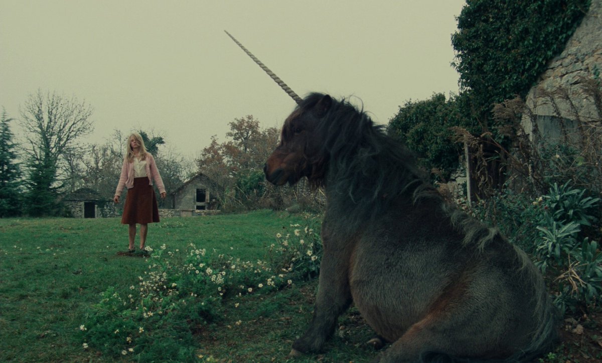 Кадр из фильма "Черная луна" (1975)