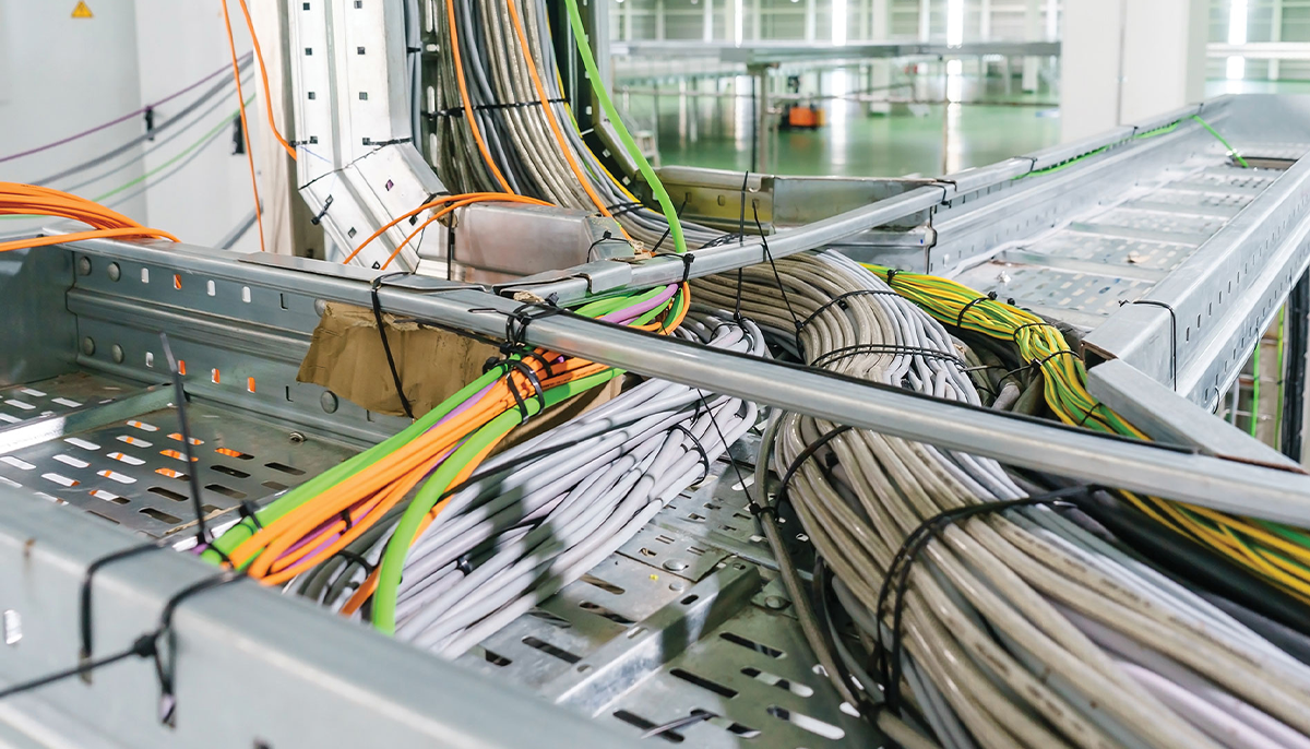 Монтаж системы передачи. Кабельный лоток (Cable Management 90 degree). Прокладка кабеля в лотках. Монтаж слаботочных систем. Структурная кабельная система