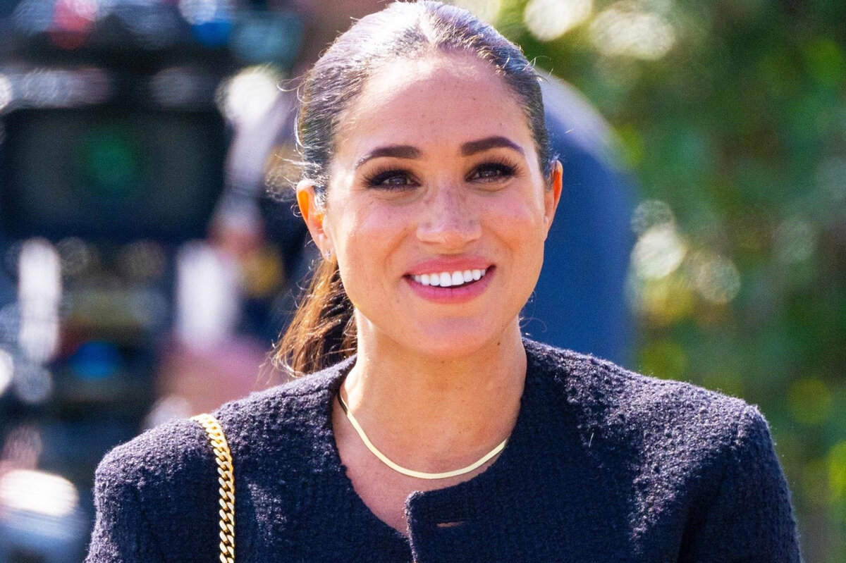     «Босоножки не для официальных мероприятий!»: Меган Маркл нарушила королевский протокол