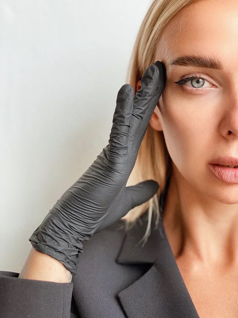 Анна Александрова, судья, автор собственных техник по перманентному макияжу 
