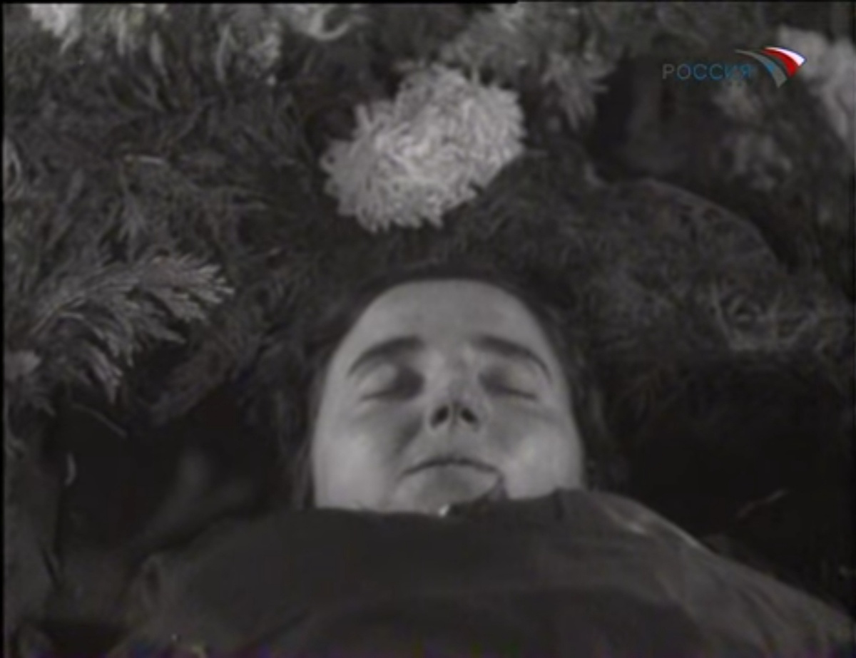 Церемония прощания с Надеждой Аллилуевой. 10 ноября(?) 1932 года.