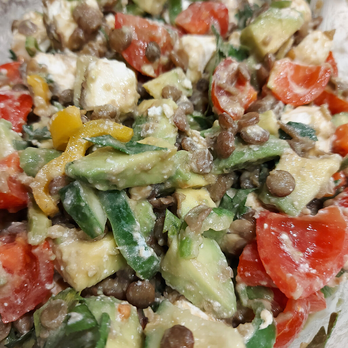 Сегодняшний салат с зеленой чечевицей