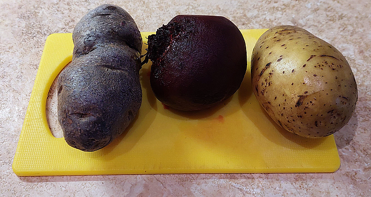 Картофель странный, свекла и картофель обыкновенный..