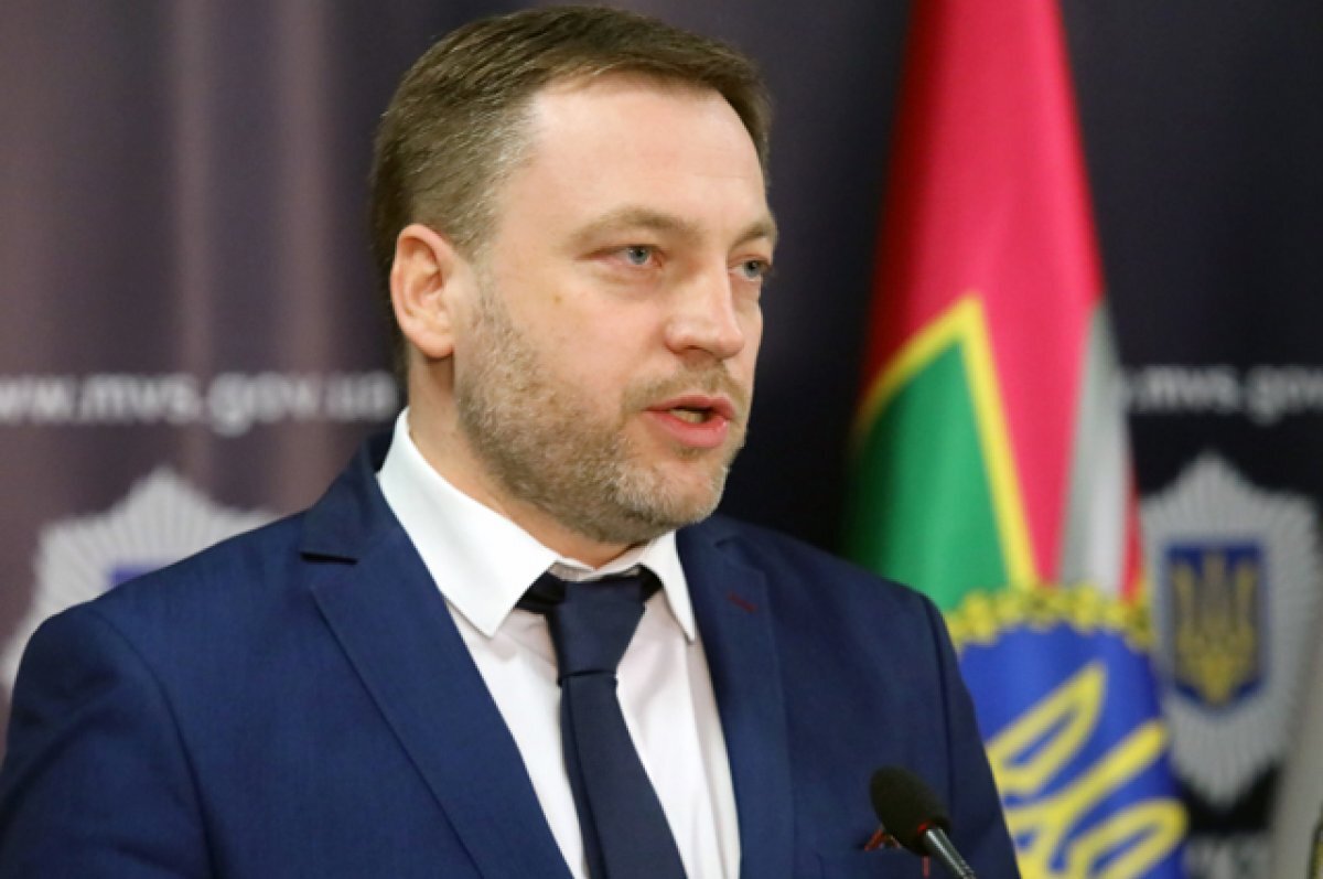    Денис Монастырский.