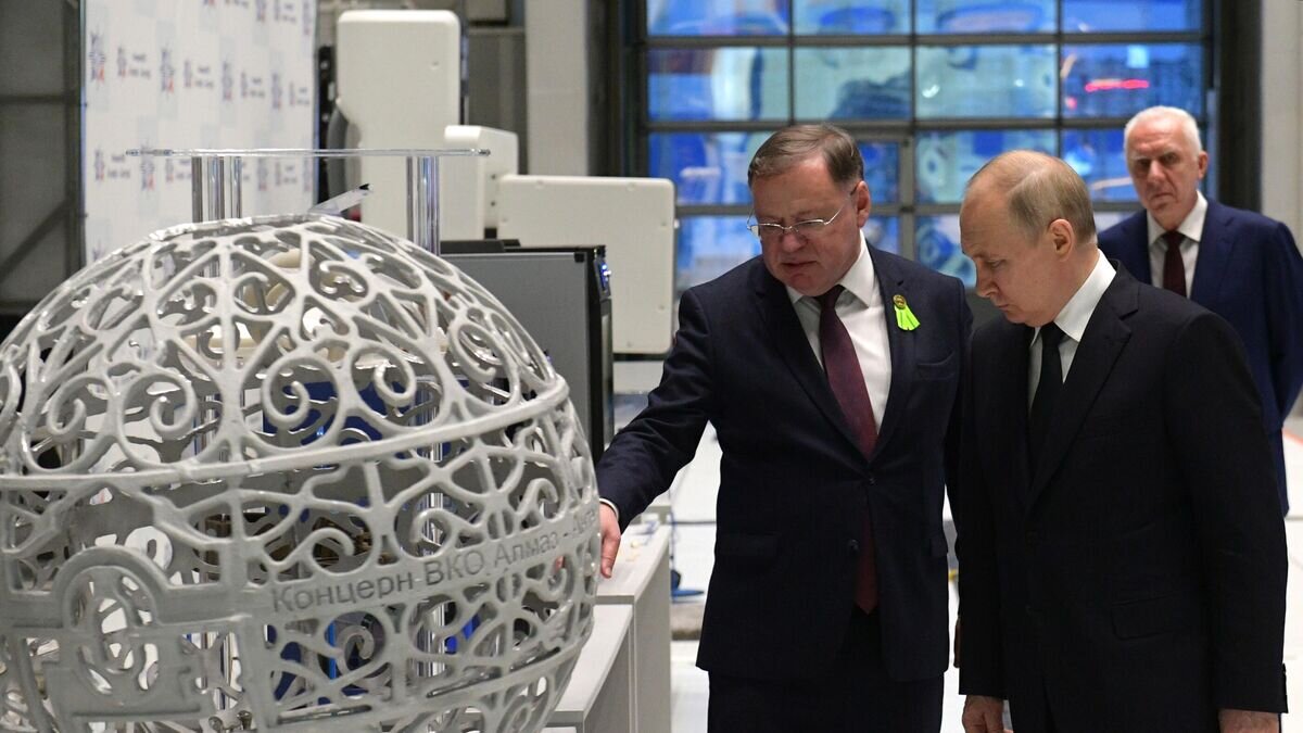    Президент РФ В. Путин принял участие в памятных мероприятиях, посвящённых 80-й годовщине прорыва блокады Ленинграда© РИА Новости / Алексей Даничев