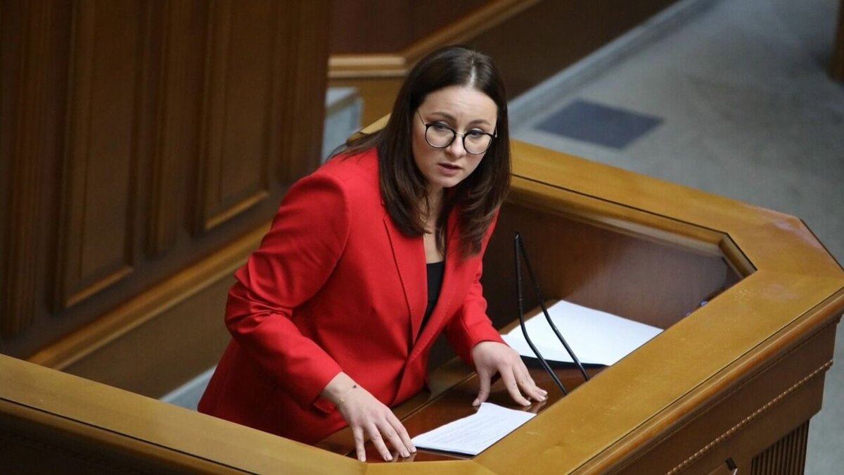     Правительство Украины будет добиваться этого шага.
