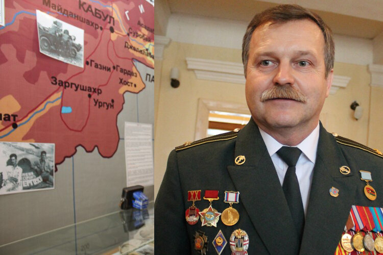 На фото: Сергей Тарасов и авганский стенд музея ветеранов боевых действий