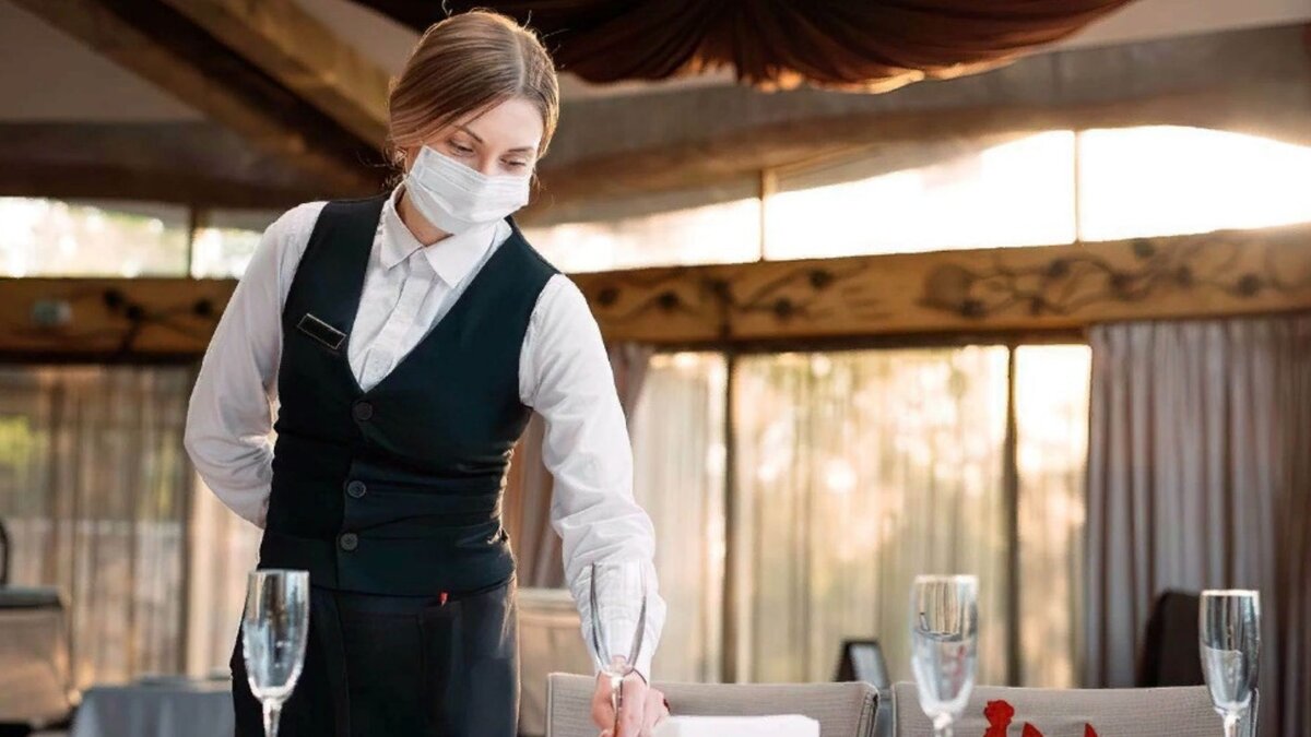 Выручка в ресторанах, барах, кафе упала в разы. 