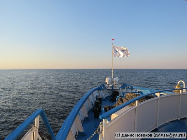 Есть на российских реках места, где не видно берегов, но в большинстве случаев береговые пейзажи доступны невооруженным взглядом