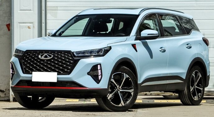 На фото: Chery Tiggo 7 Plus (новый)
