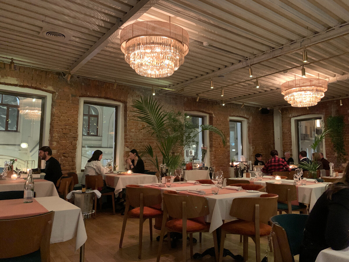Интерьер Osteria Unica - основной зал