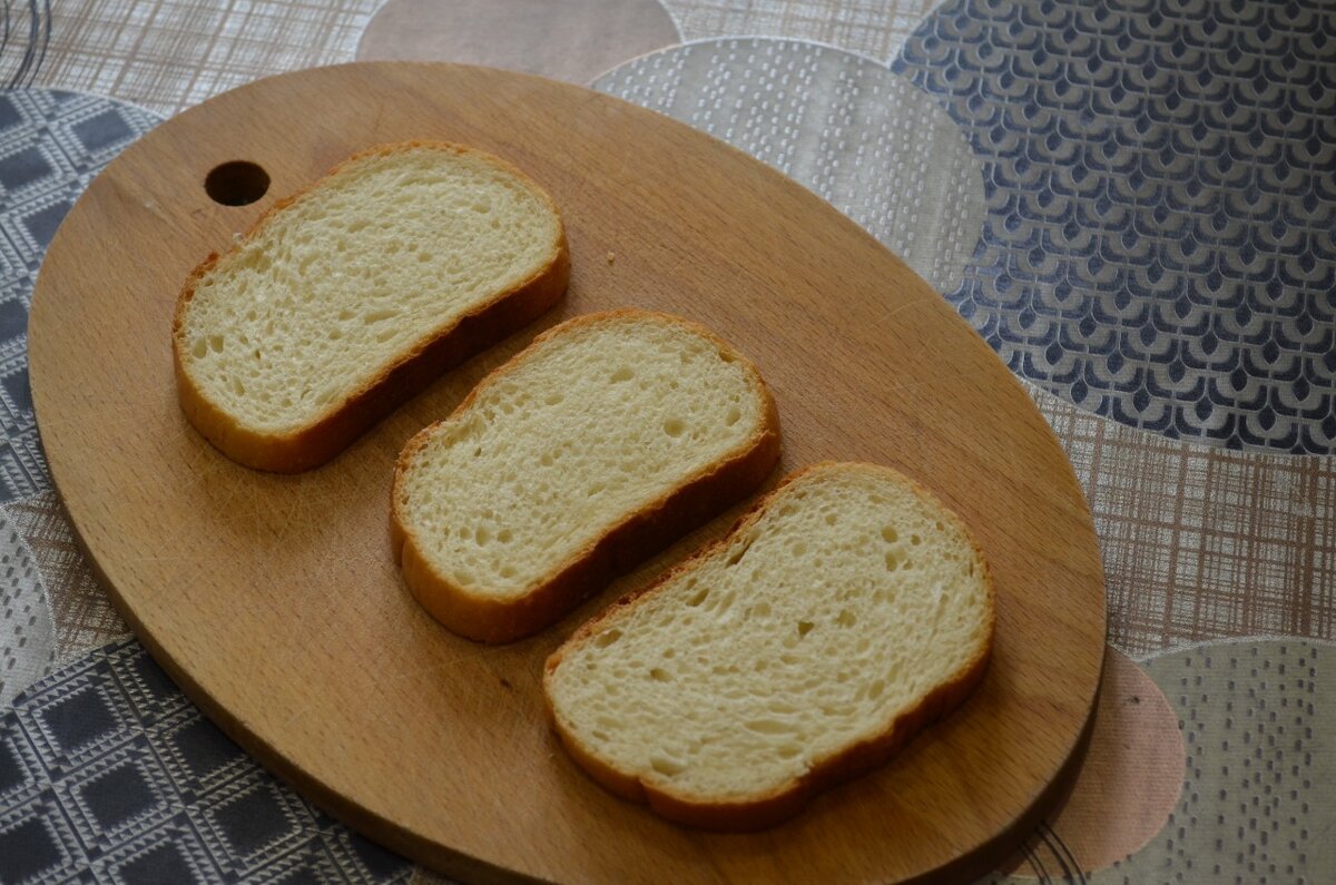 3 кусочка белого хлеба