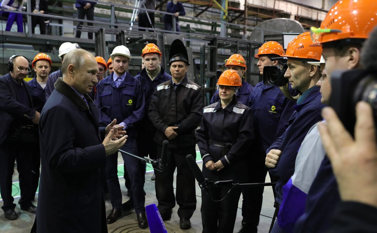 © kremlin.ru / CC BY 4.0 (Встреча Владимира Путина с рабочими Тверского вагоностроительного завода в январе 2018 года)