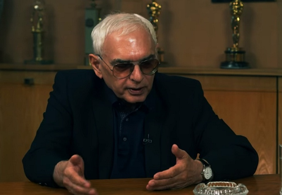 Право знать шахназаров. Карен Шахназаров у Соловьева. Шахназаров кино об сво. Карен Шахназаров о женщинах и мужчинах. Шахназаров советник Горбачева фото