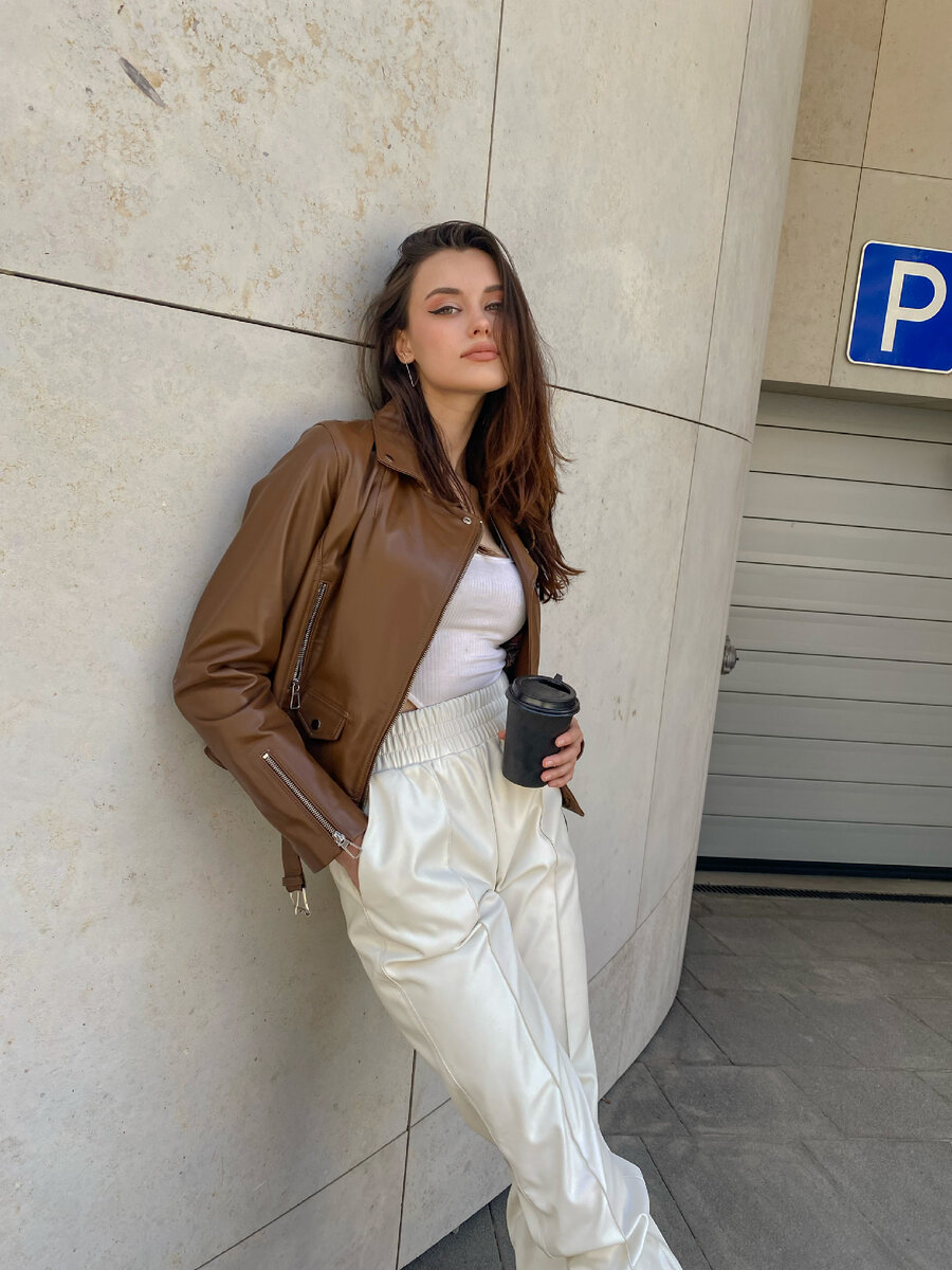 Кожаная куртка в коричневом цвете Alessandro Pelle