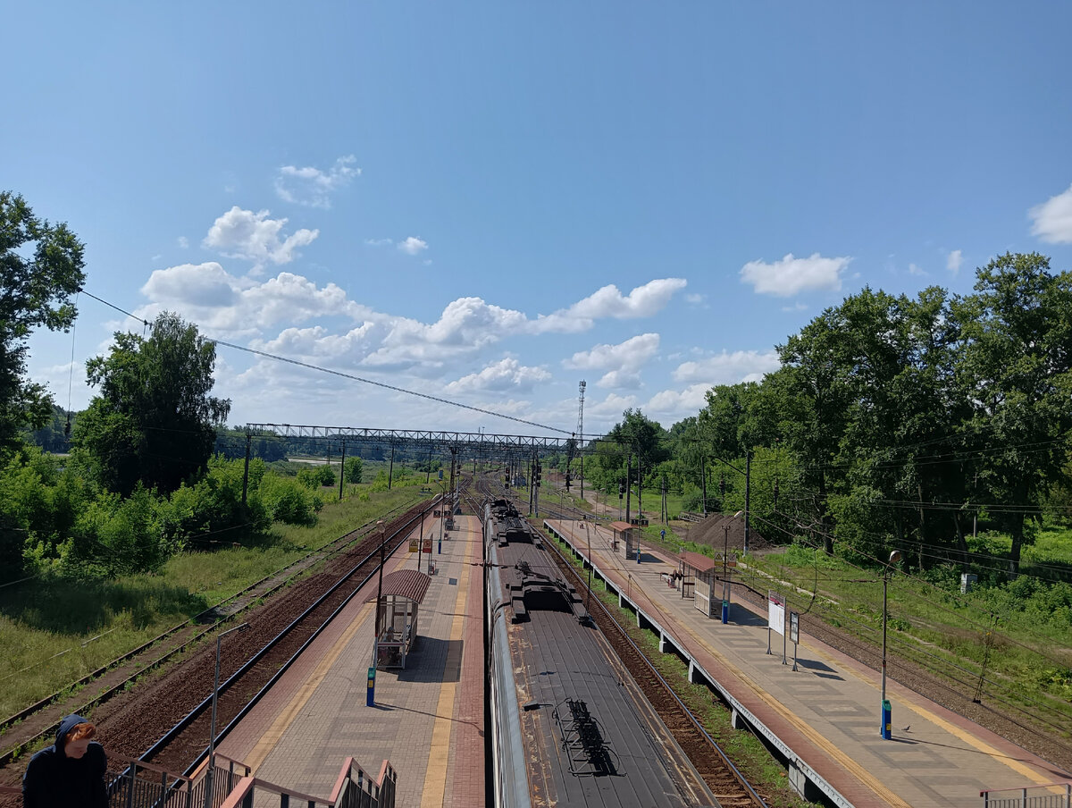 Никуда москва. Электричка в Москве ВДНХ.