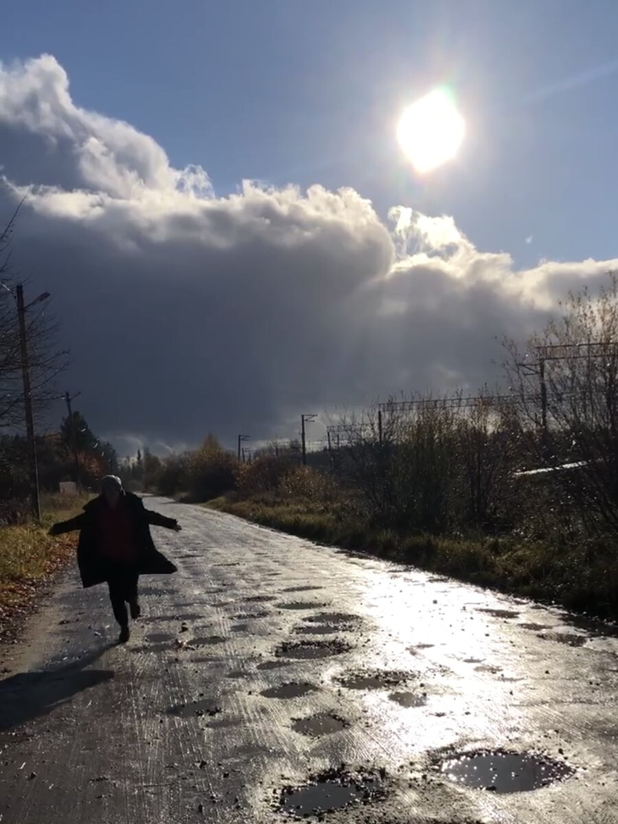 Ленинградская область, поселок Дивенский. У нас тут дача.