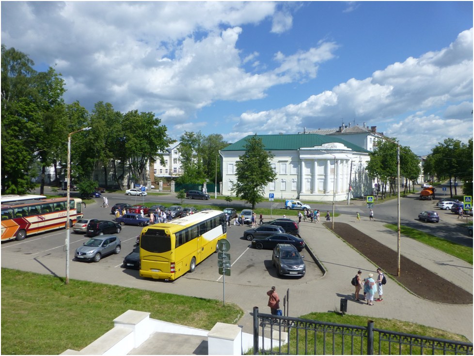 Фото автора. Вид на набережную и ул Лесную от беседки Островского.