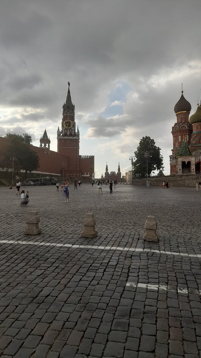 Стоит ли переезжать в Москву – взвешиваем аргументы «За» и «Против» |  Московские будни | Дзен