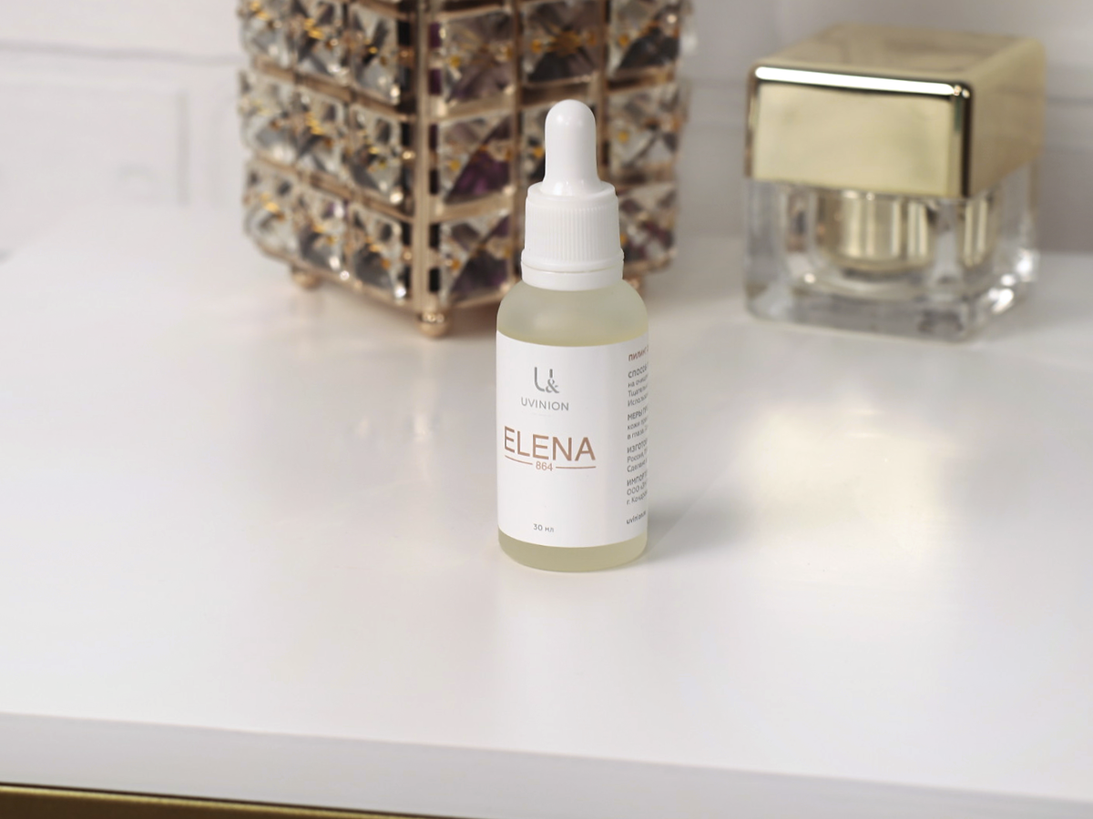 Конкретно этот пилинг мне пришел с напутствием — если понравится, то рассказать о нем. Если качество не устроит, то просто выкинуть. Мне же средство понравилось, поэтому для сопровождения статьи решила с ним фото наделать)